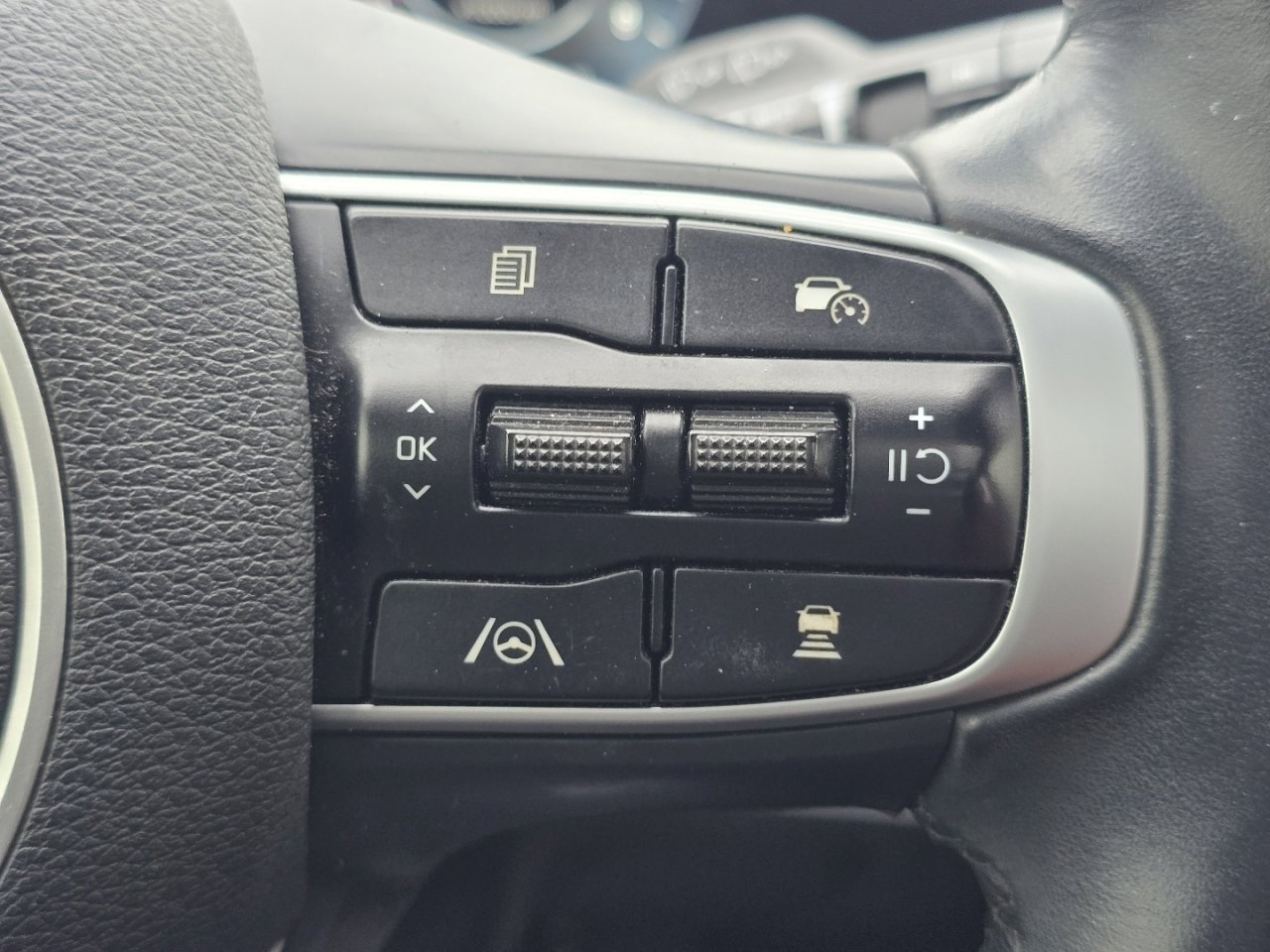 Used 2023 Kia Sportage SX image 29