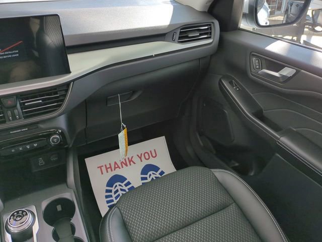 New 2025 Ford Escape SE w/ Class II Trailer Tow Package image 15