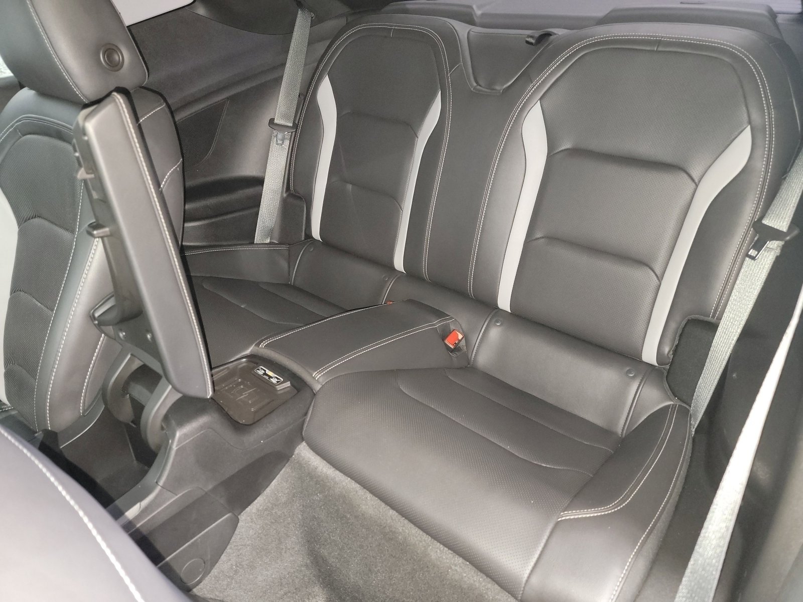 Used 2021 Chevrolet Camaro LT RWD image 28