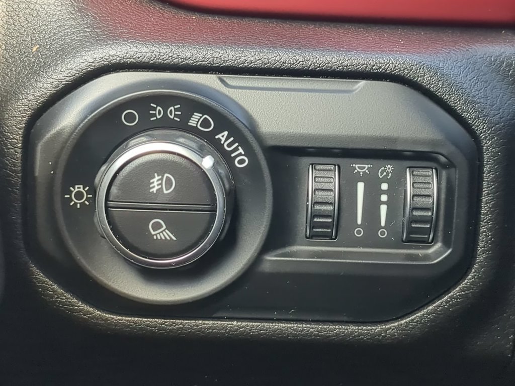 Used 2021 Jeep Gladiator Rubicon AWD/4WD image 28