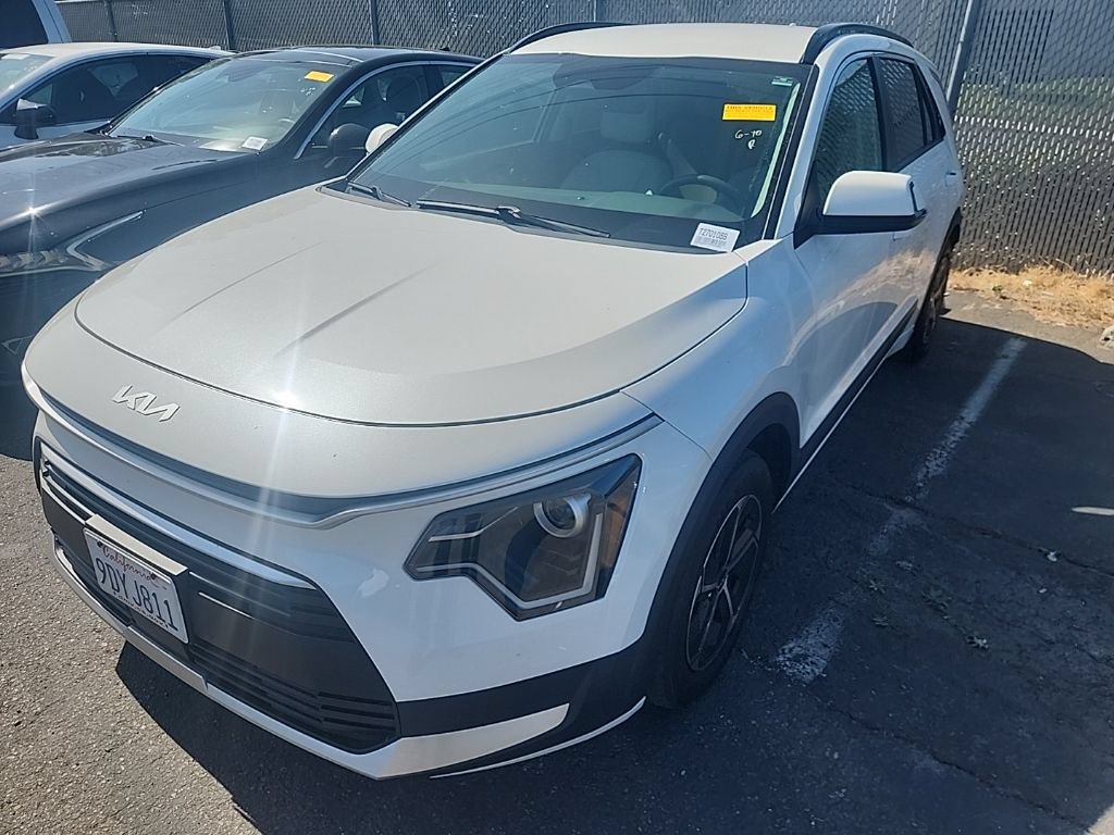 Certified 2023 Kia Niro EX FWD image 4