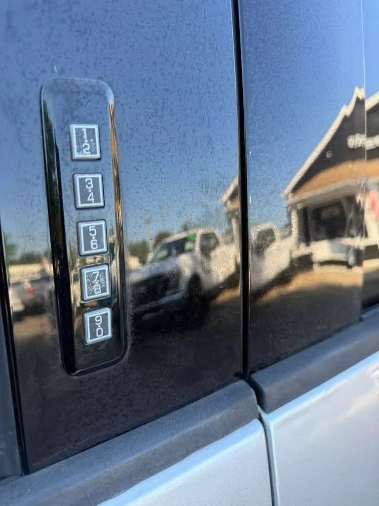Used 2017 Ford F150 XLT w/ Equipment Group 302A Luxury AWD/4WD image 18