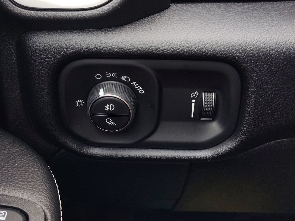 New 2026 RAM 2500 Big Horn AWD/4WD image 12