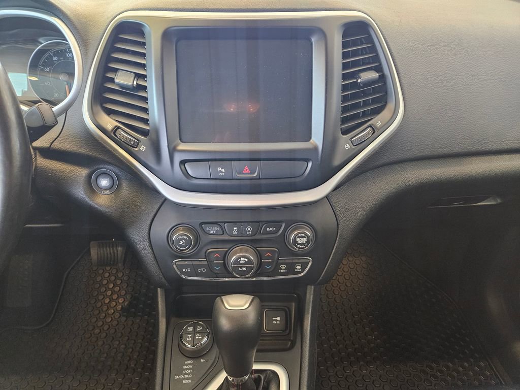 Used 2018 Jeep Cherokee Trailhawk w/ Quick Order Package 27L image 18