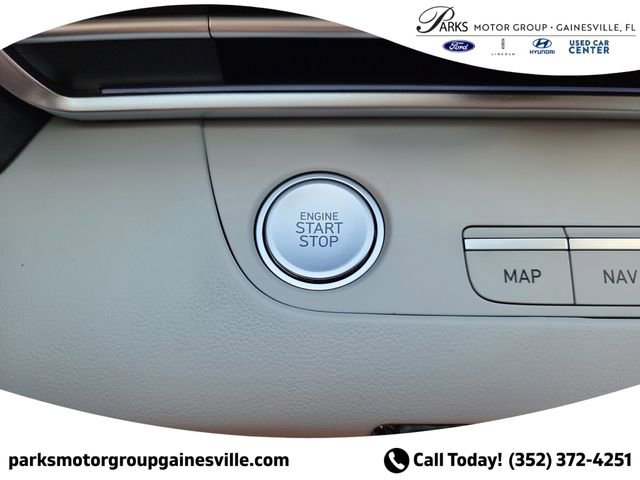 New 2025 Hyundai Elantra Limited image 30