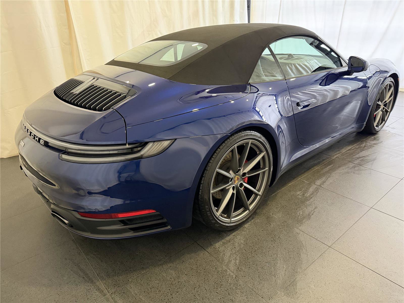 Certified 2022 Porsche 911 Carrera 4S image 9