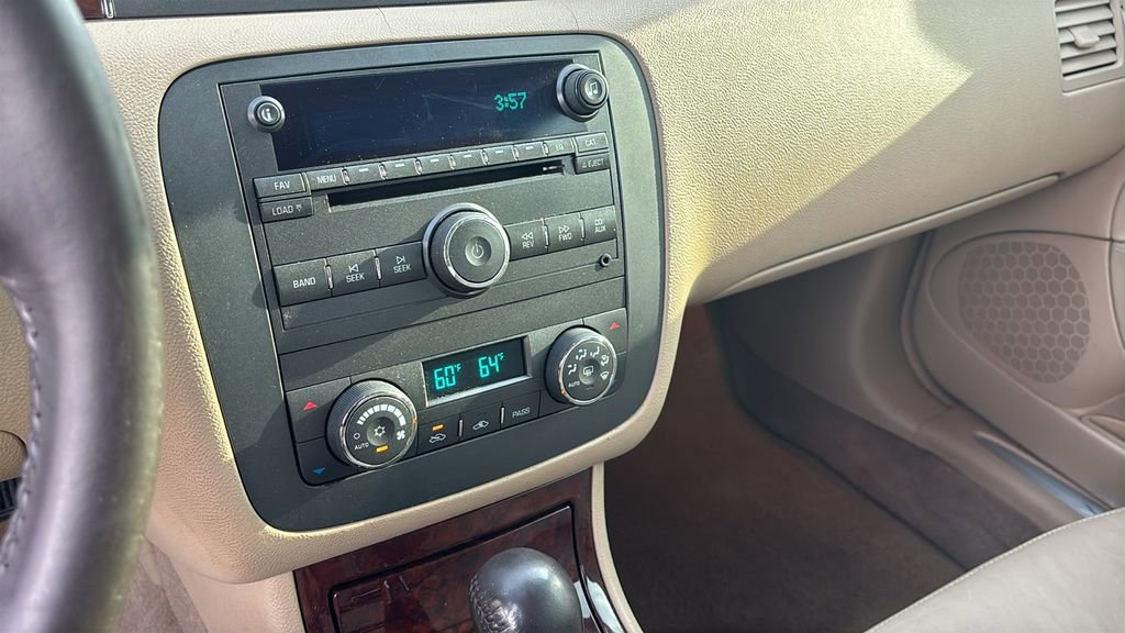 Used 2008 Buick Lucerne CXL w/ Driver Confidence Package image 20