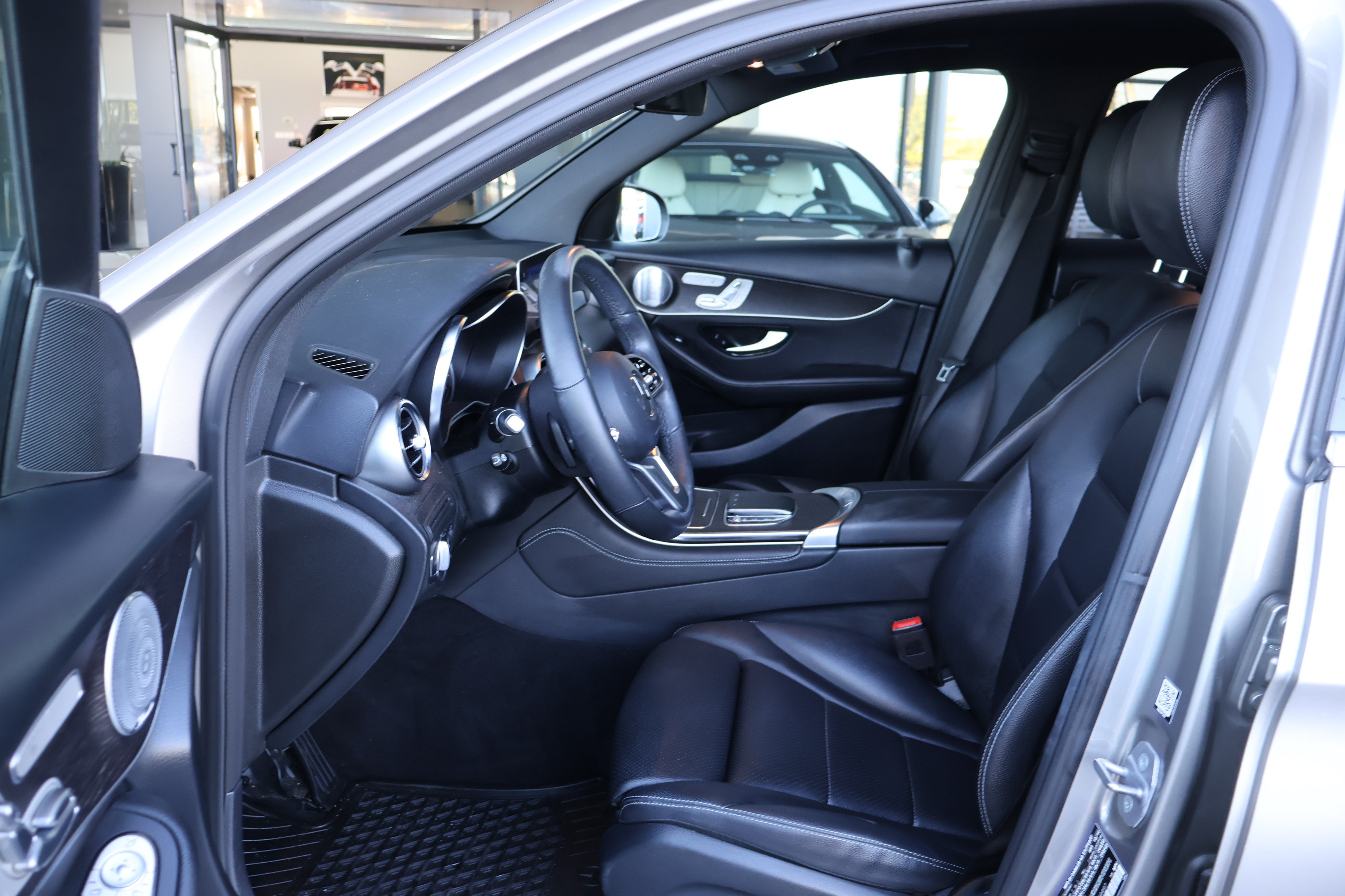 Used 2020 Mercedes-Benz GLC 300 image 10