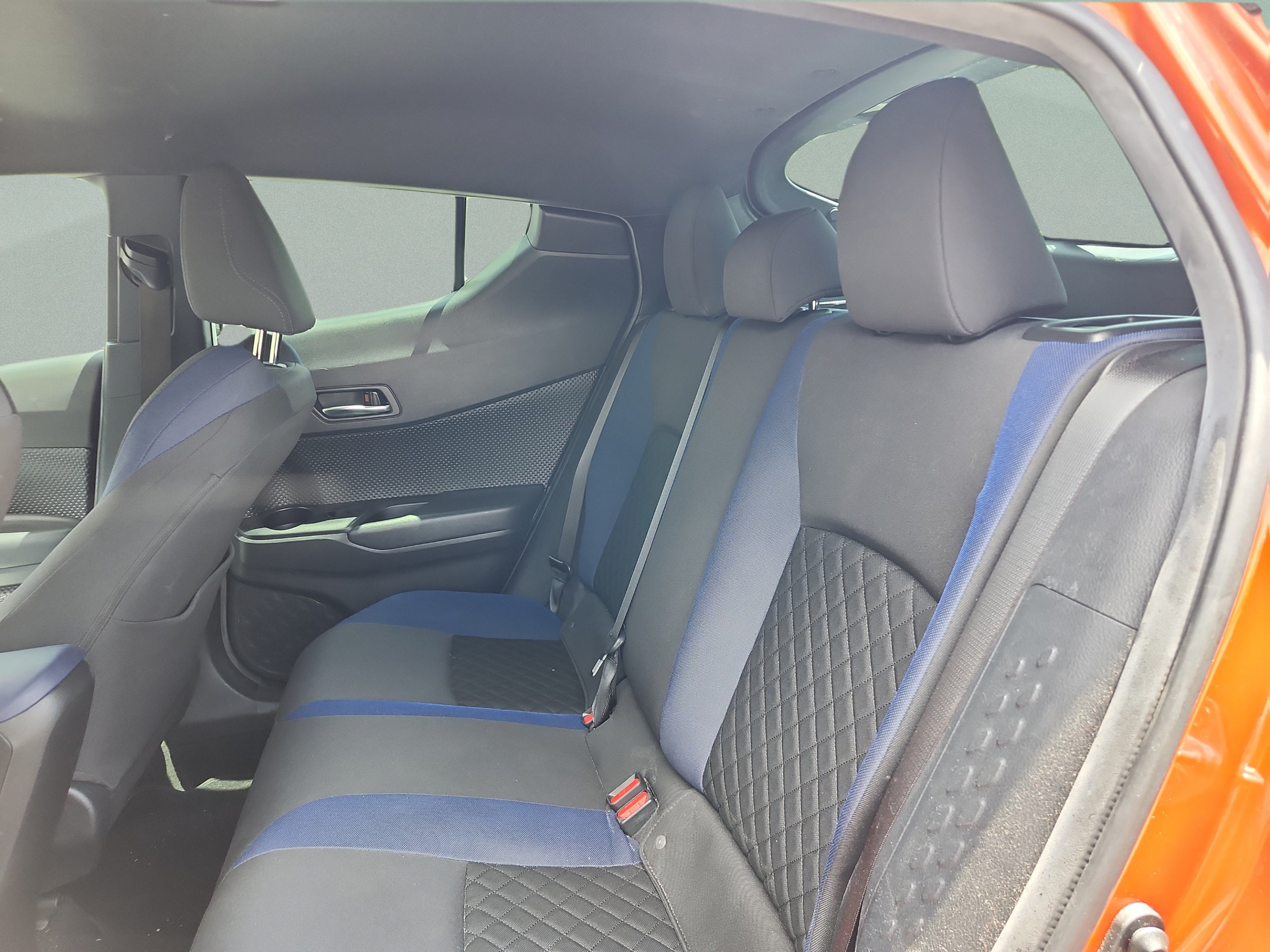 Used 2020 Toyota C-HR XLE FWD image 18