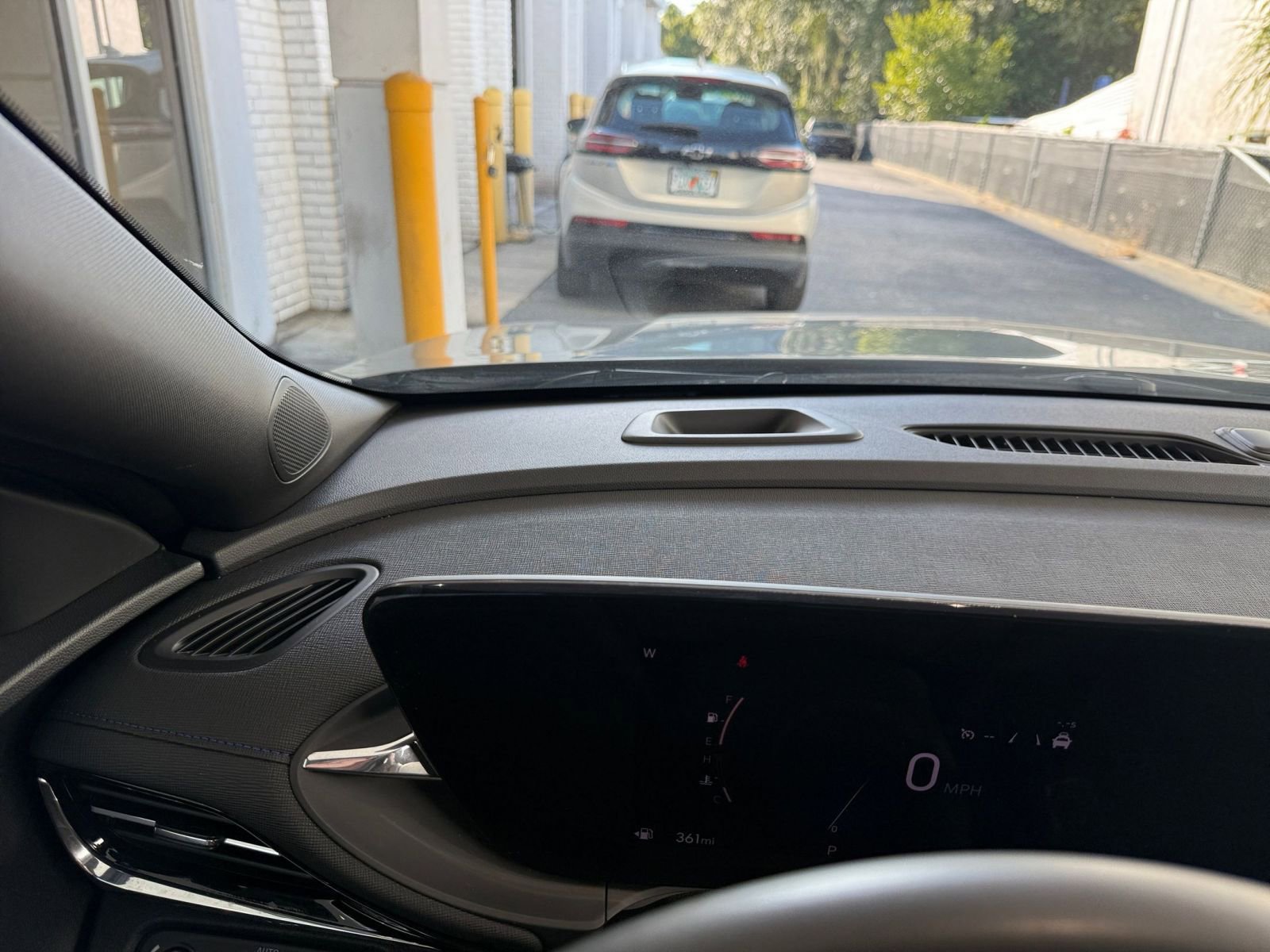 Used 2025 Buick Envista Sport Touring image 34