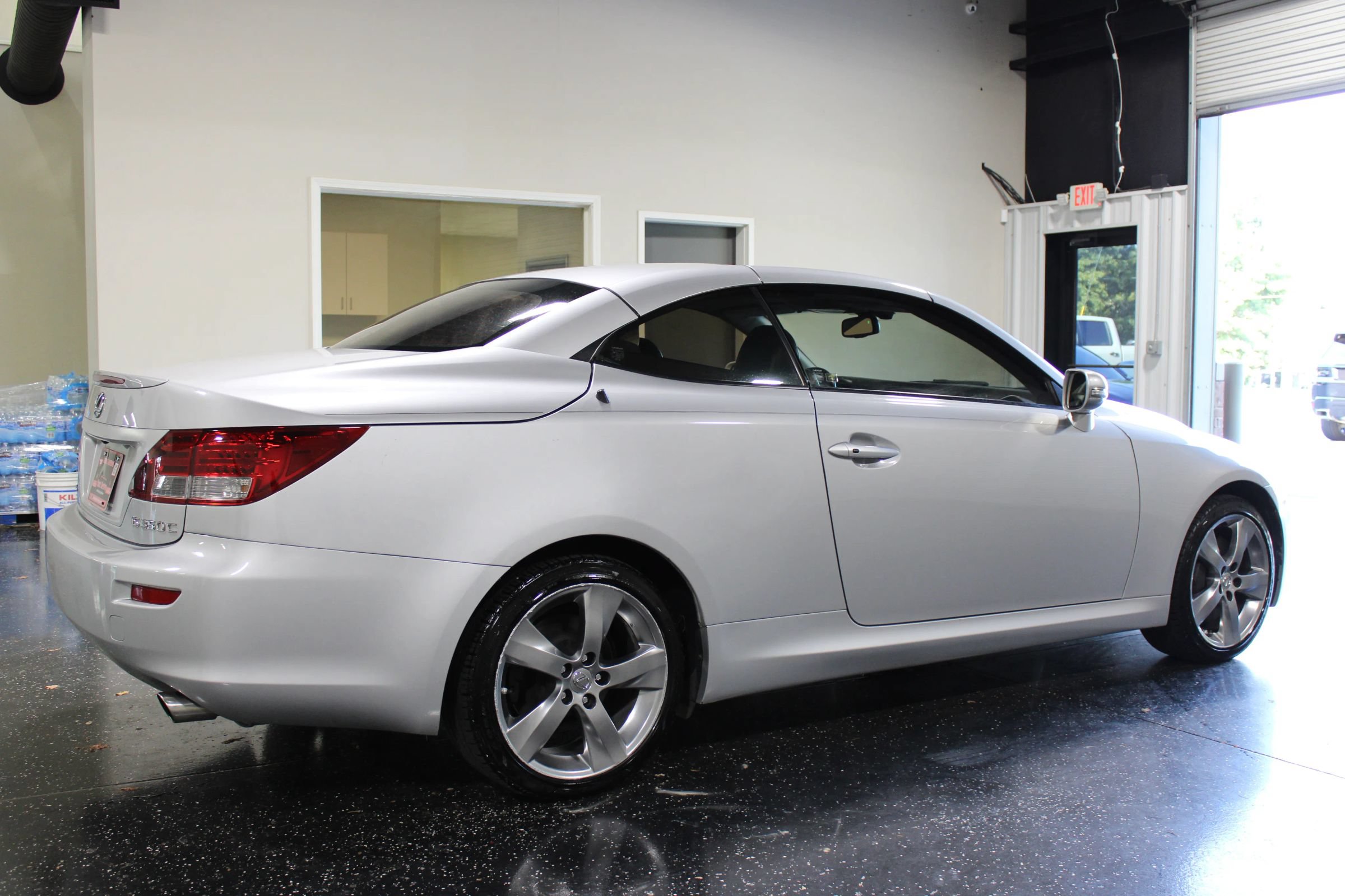Used 2010 Lexus IS 350C w/ Luxury Pkg RWD image 3