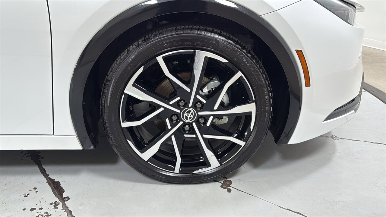 Used 2025 Toyota Prius XSE image 21