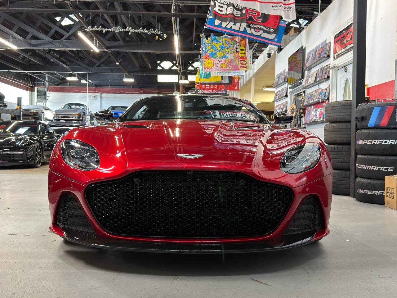 Used 2019 Aston Martin DBS Superleggera RWD image 2