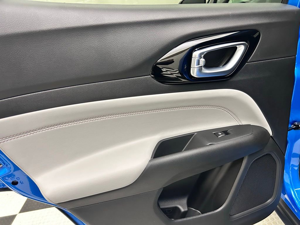 New 2026 Jeep Compass Limited image 13