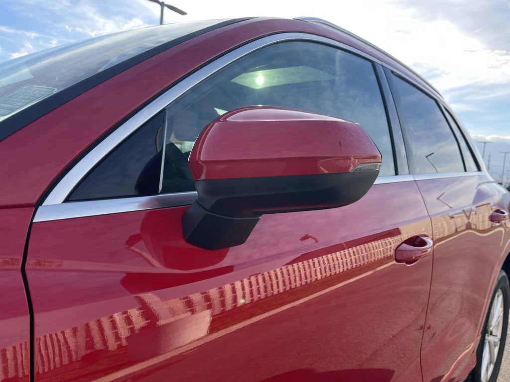 Used 2025 Audi Q3 2.0T Premium image 11