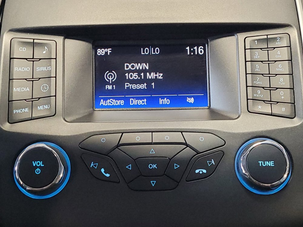 Used 2018 Ford Edge SEL image 25