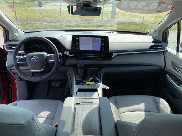 Certified 2024 Toyota Sienna Limited AWD/4WD image 12