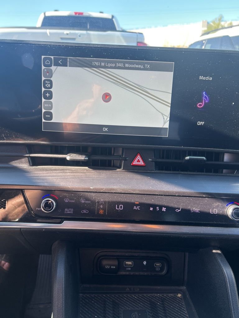 Used 2023 Kia Sportage EX image 7