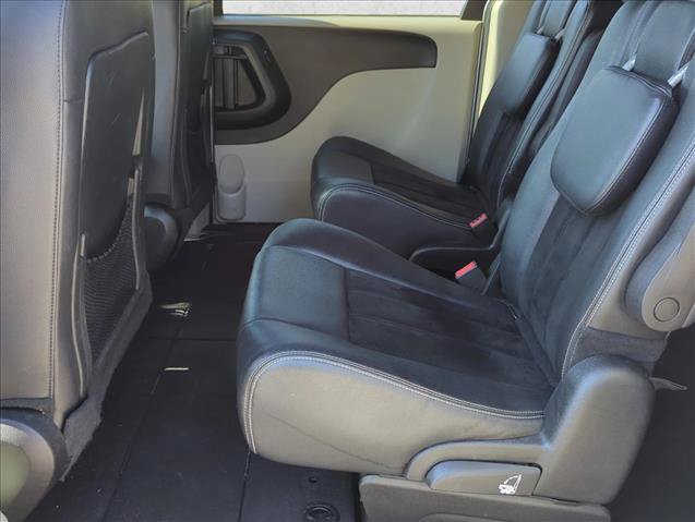 Used 2017 Dodge Grand Caravan SXT FWD image 22