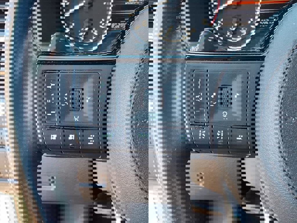 Used 2023 Nissan Rogue SV w/ SV Premium Package image 19