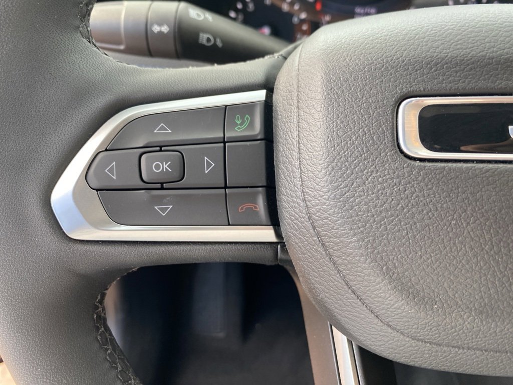 Used 2025 Jeep Compass Latitude w/ Altitude Special Edition image 28