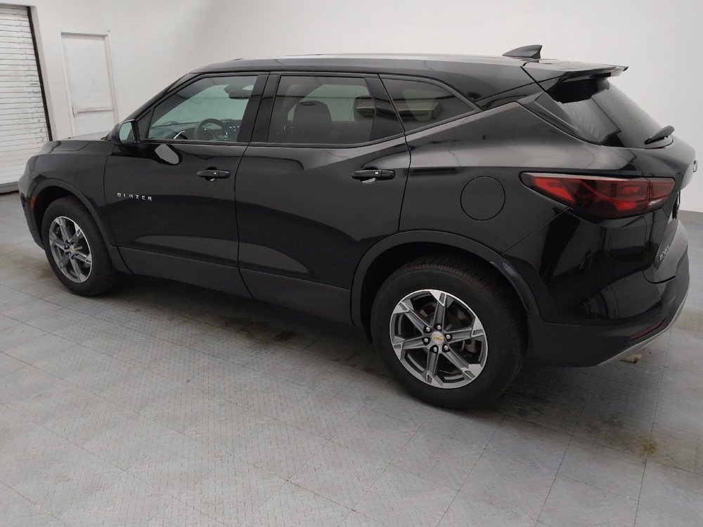 Used 2023 Chevrolet Blazer LT image 3