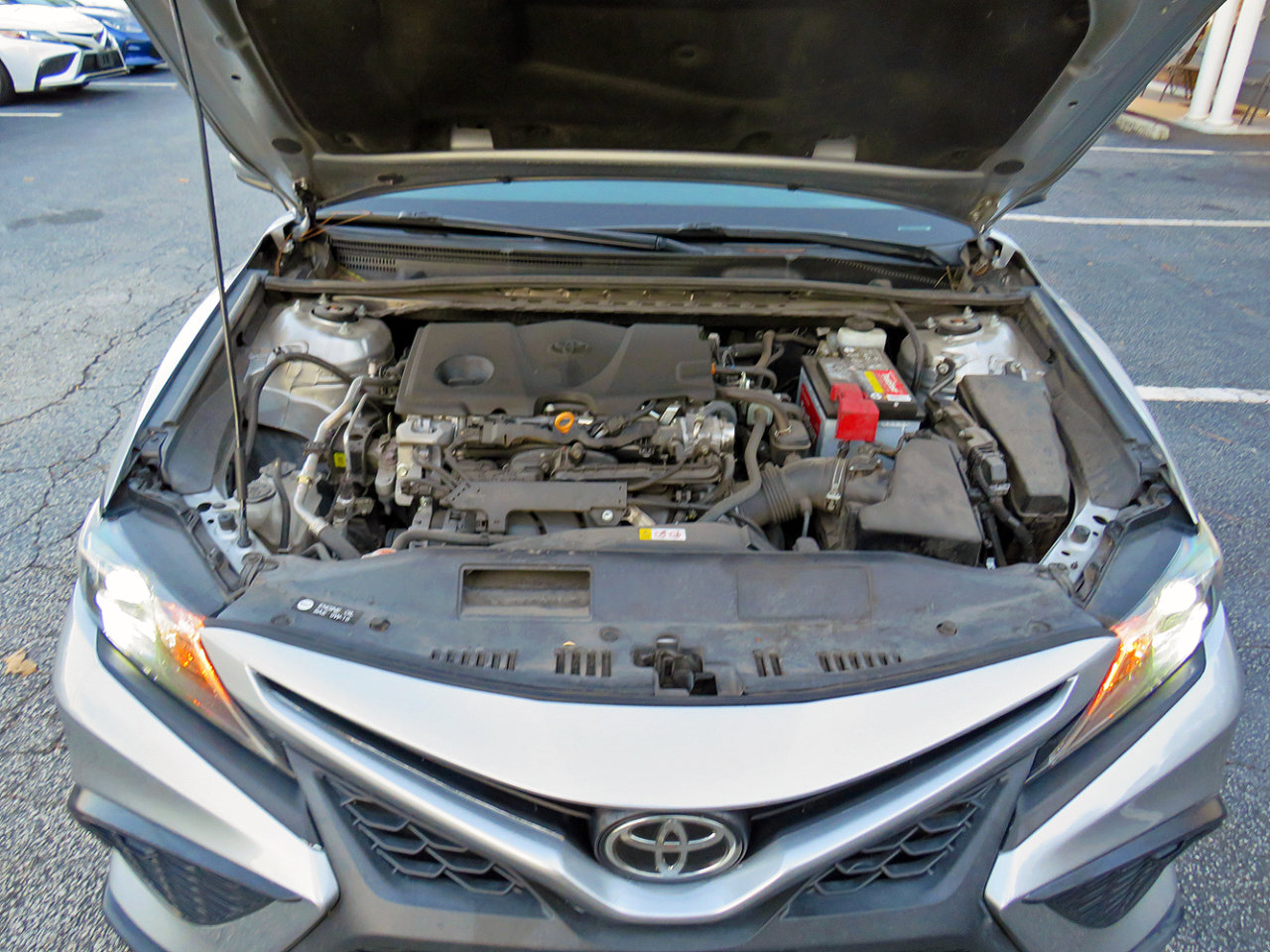 Used 2021 Toyota Camry SE w/ Carpet Mat Package (TMS) image 32