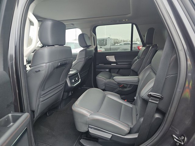 Used 2025 Ford Expedition Active image 9