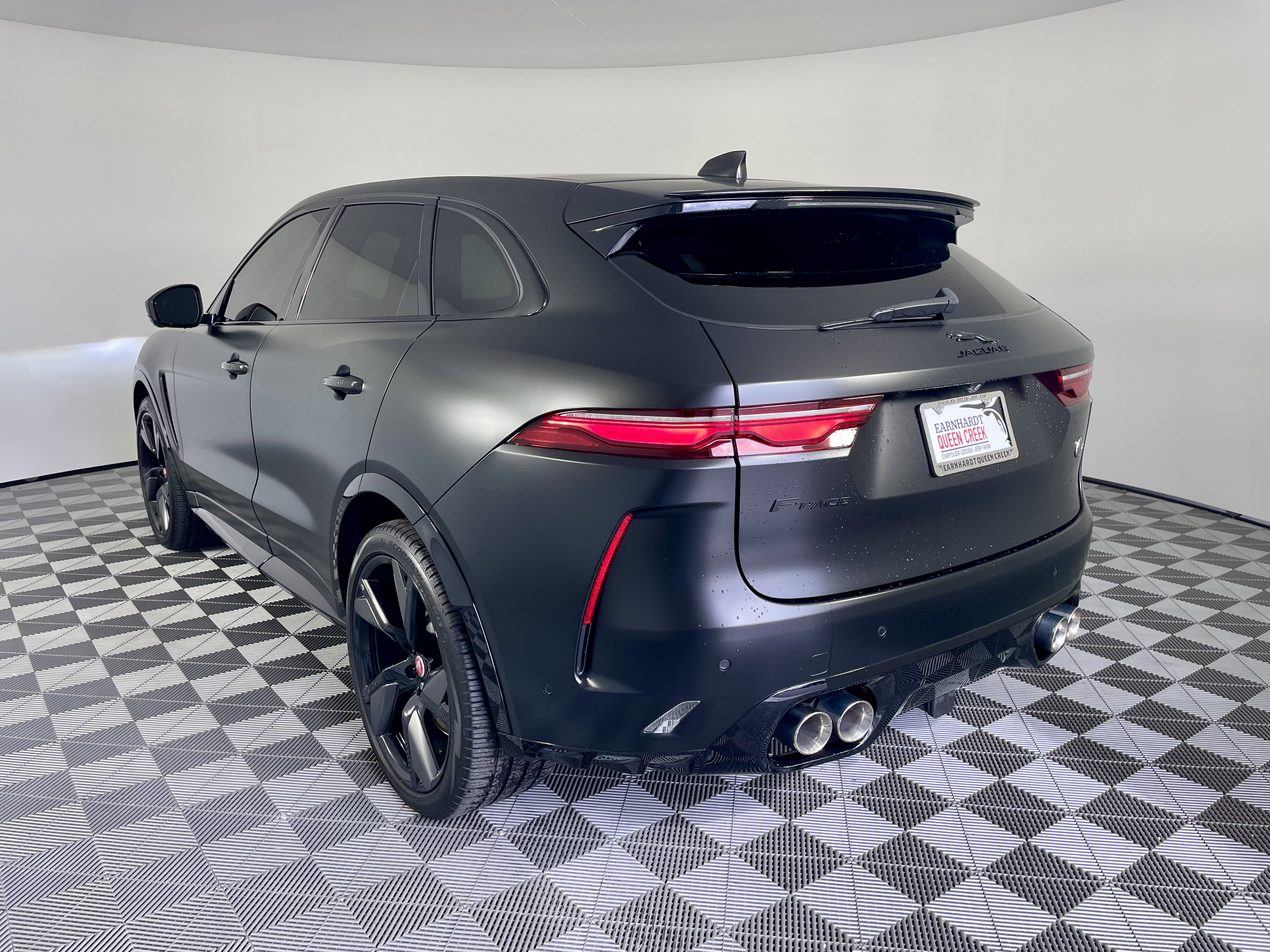 Used 2022 Jaguar F-PACE SVR AWD/4WD image 3