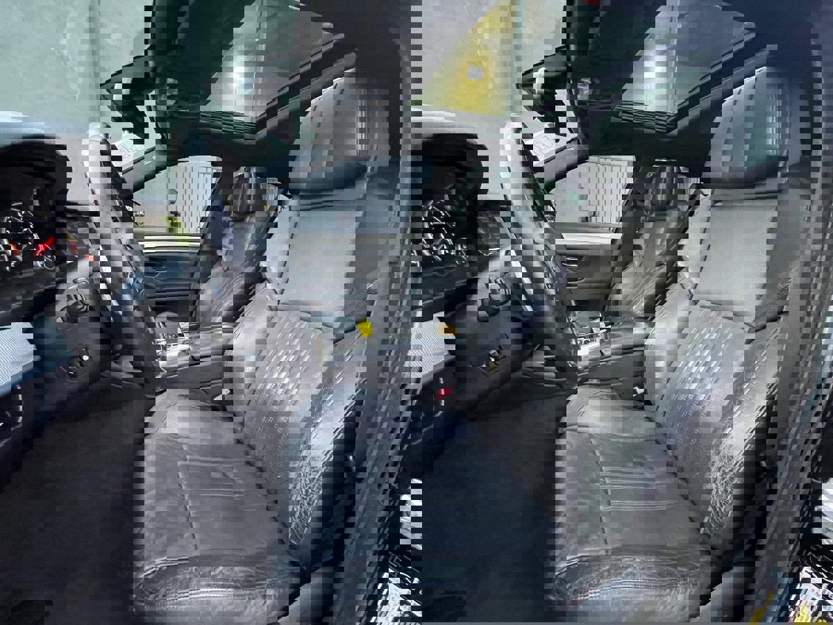 Used 2013 BMW M5 w/ Executive Pkg image 10