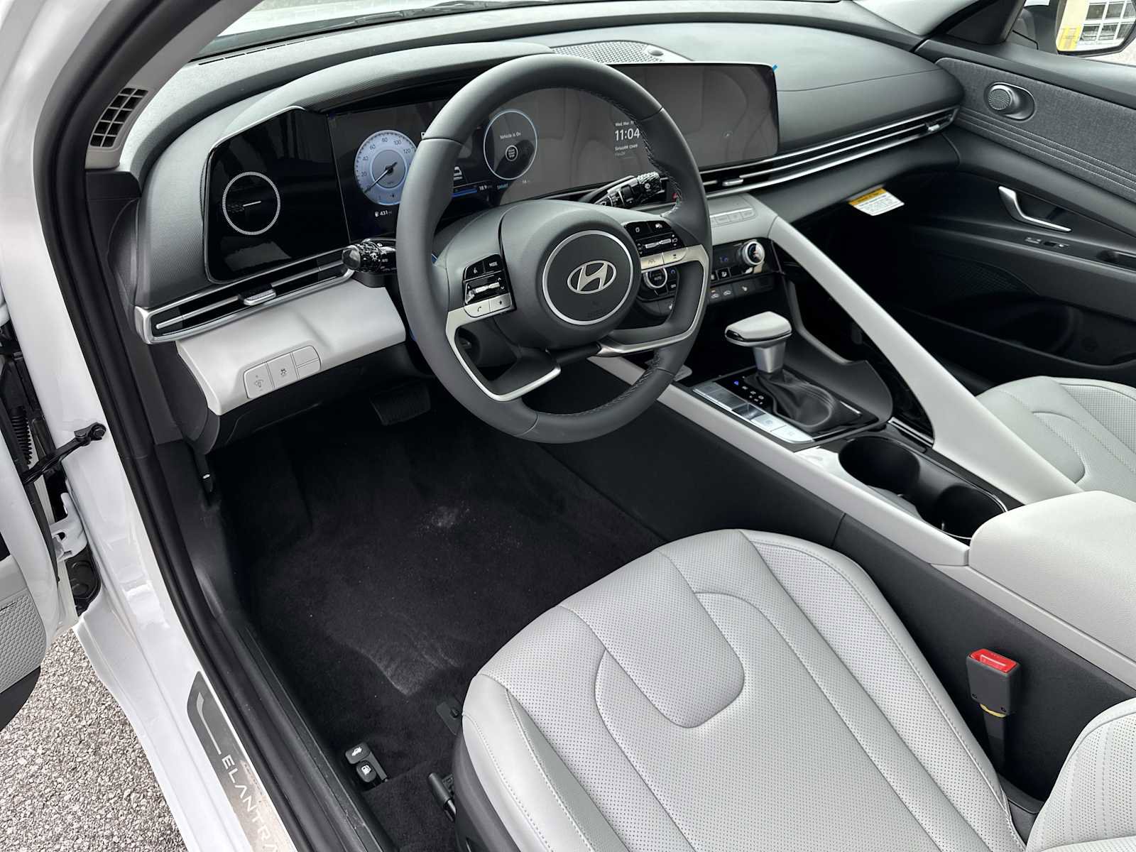 New 2026 Hyundai Elantra Limited FWD image 8