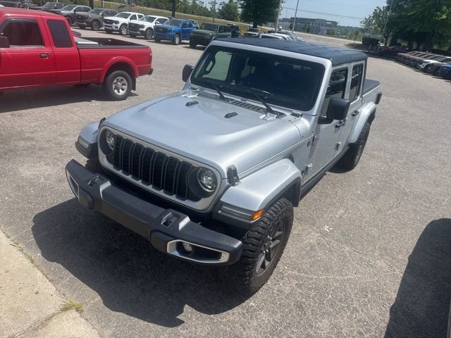 Used 2024 Jeep Gladiator Sport AWD/4WD image 4