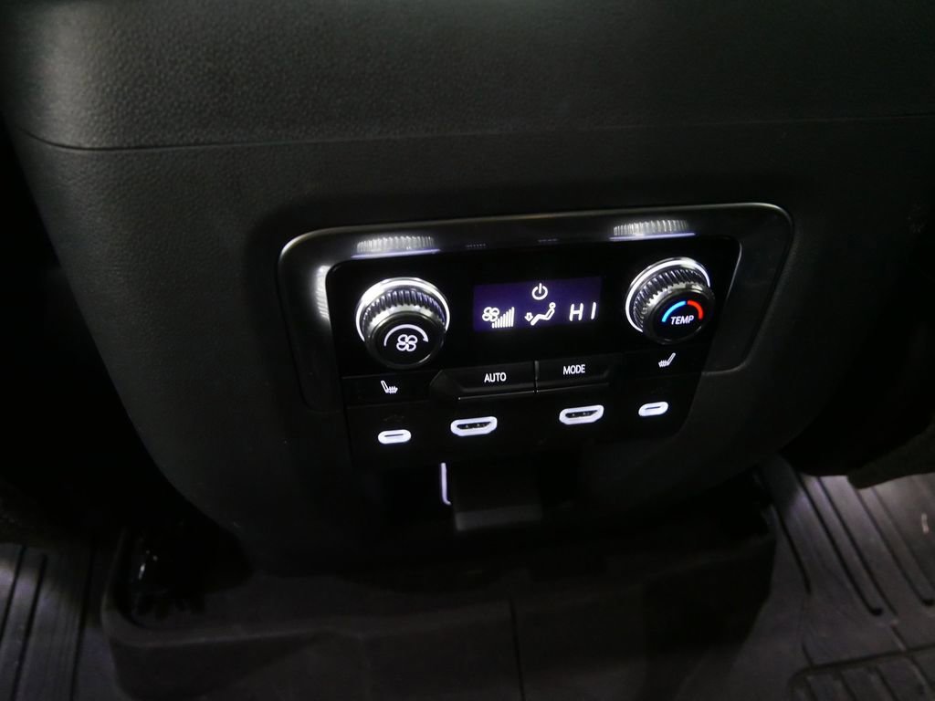 Used 2021 GMC Yukon Denali w/ Denali Ultimate Package image 23