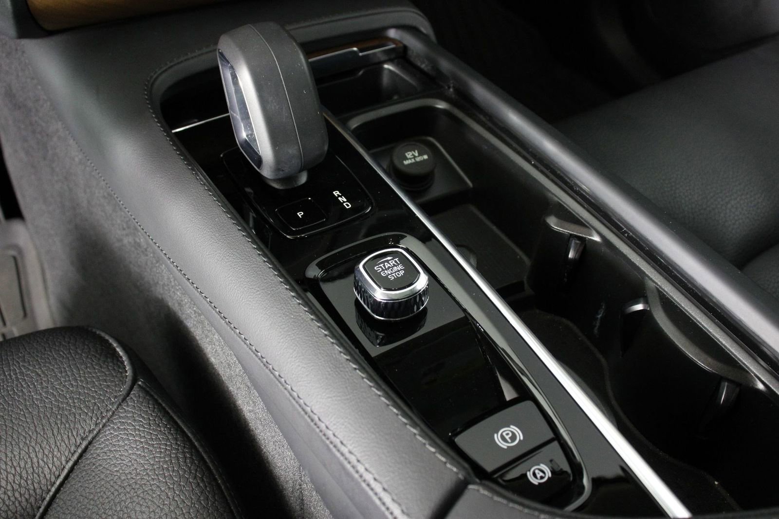 Certified 2023 Volvo XC90 T8 Plus w/ Protection Package Premier image 15