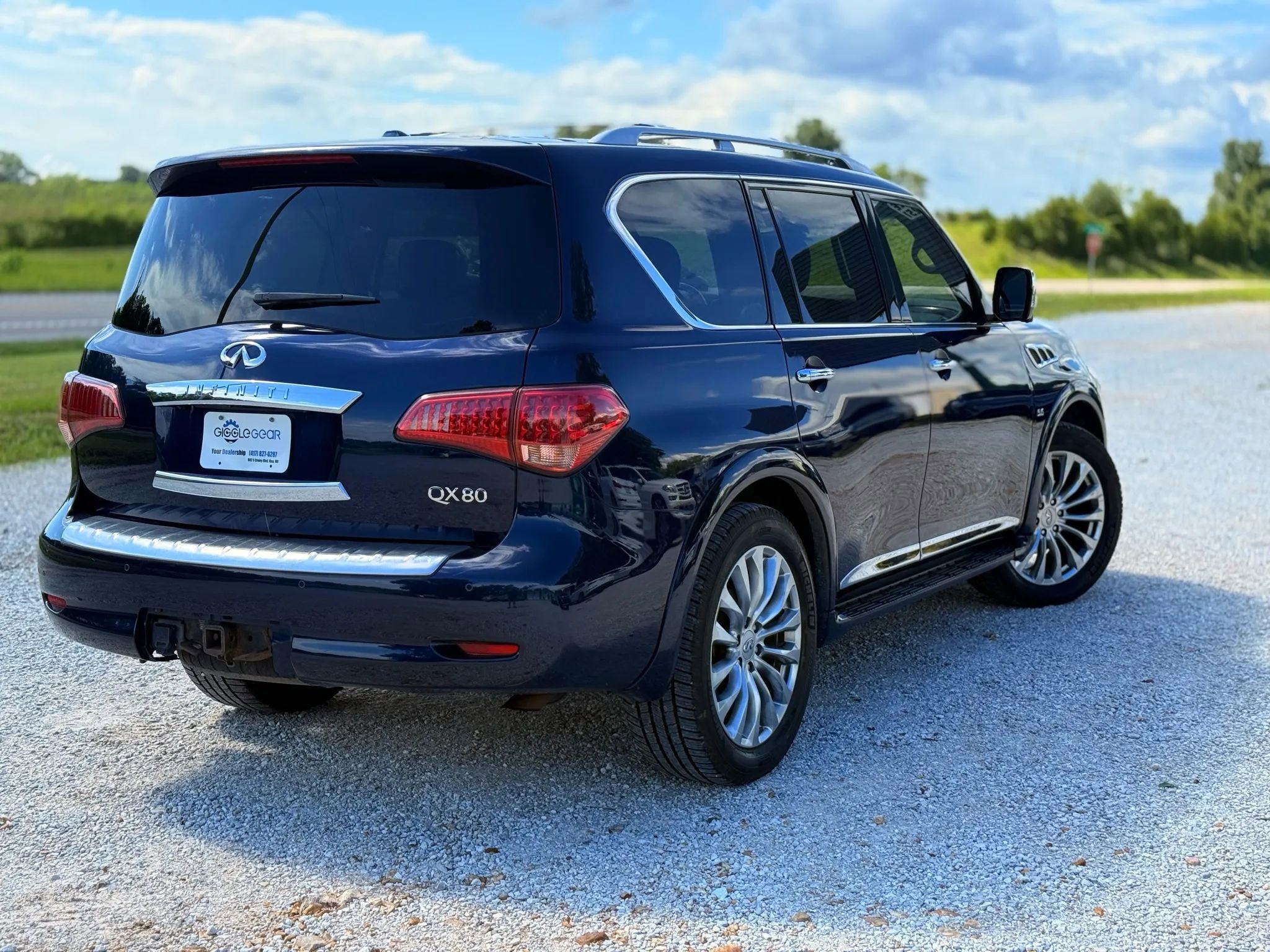 Used 2015 INFINITI QX80 4WD w/ Deluxe Technology Package image 5