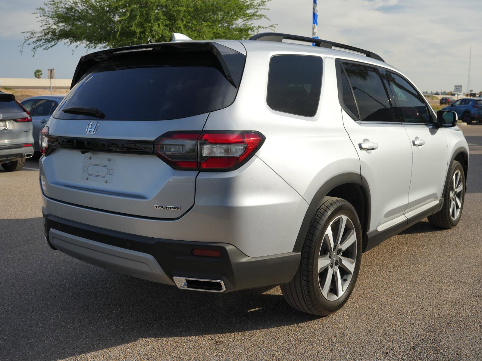 Used 2023 Honda Pilot Touring image 5