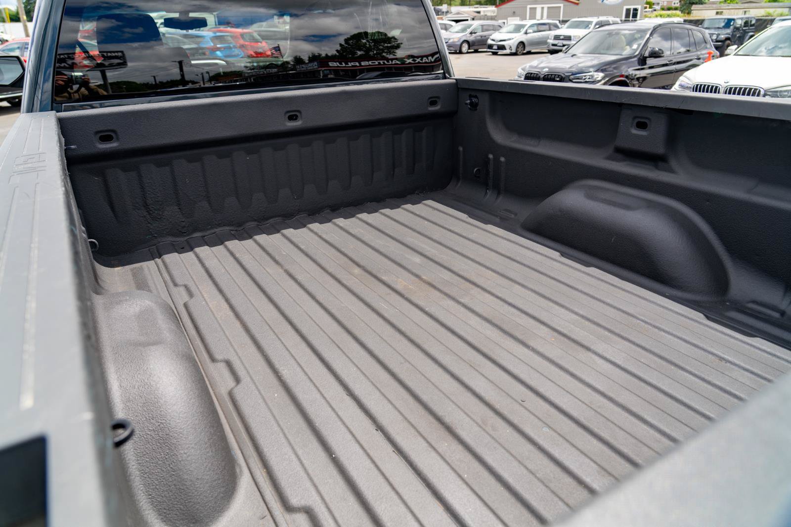 Used 2017 GMC Sierra 1500 SLE w/ Elevation Edition AWD/4WD image 28