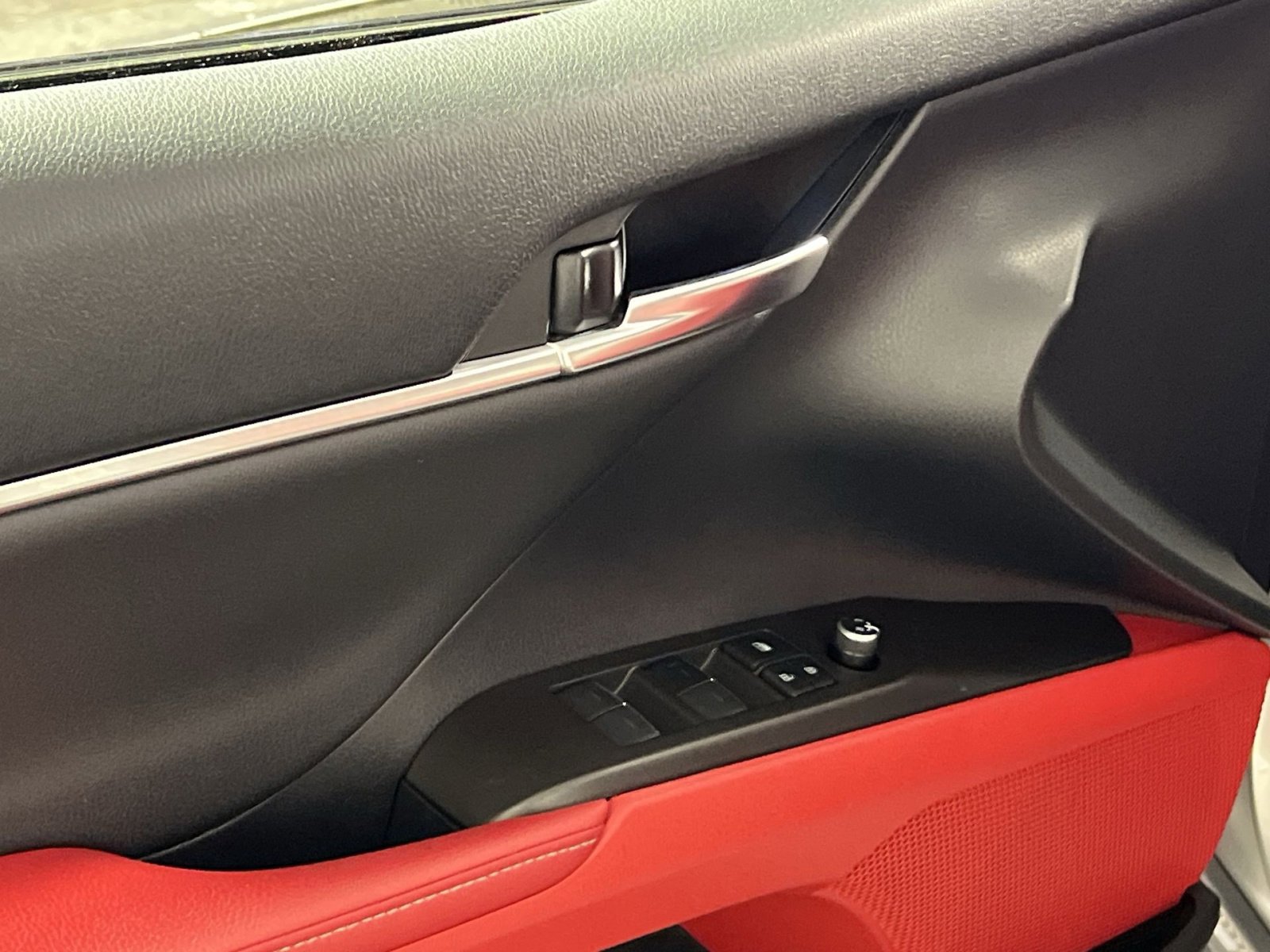 Used 2021 Toyota Camry XSE image 12