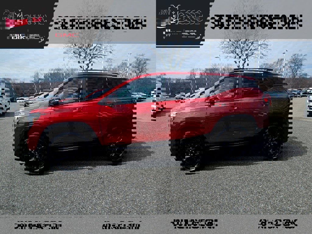 Used 2023 GMC Terrain SLE w/ Driver Convenience Package image 3