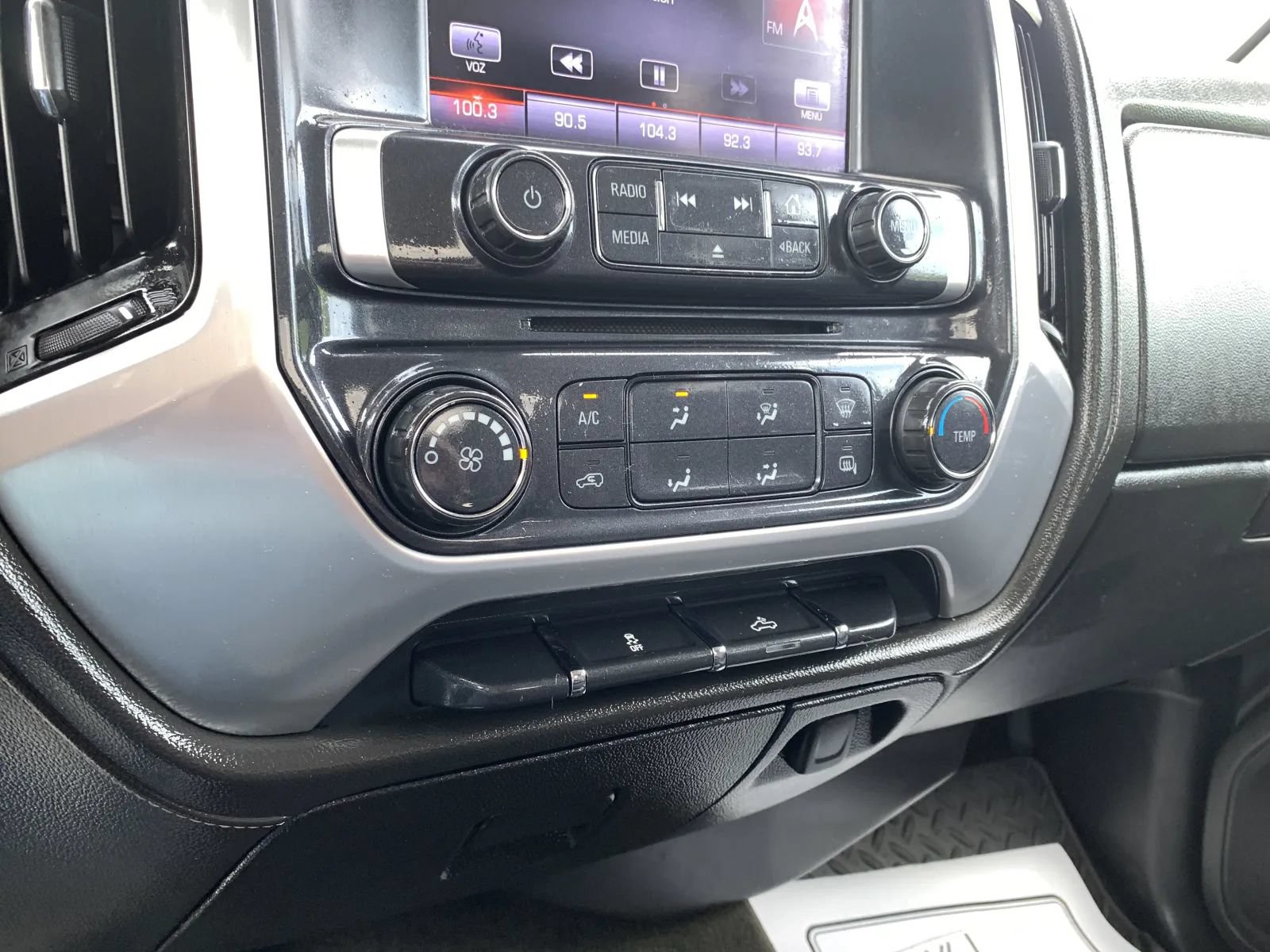 Used 2016 GMC Sierra 2500 SLE AWD/4WD image 17