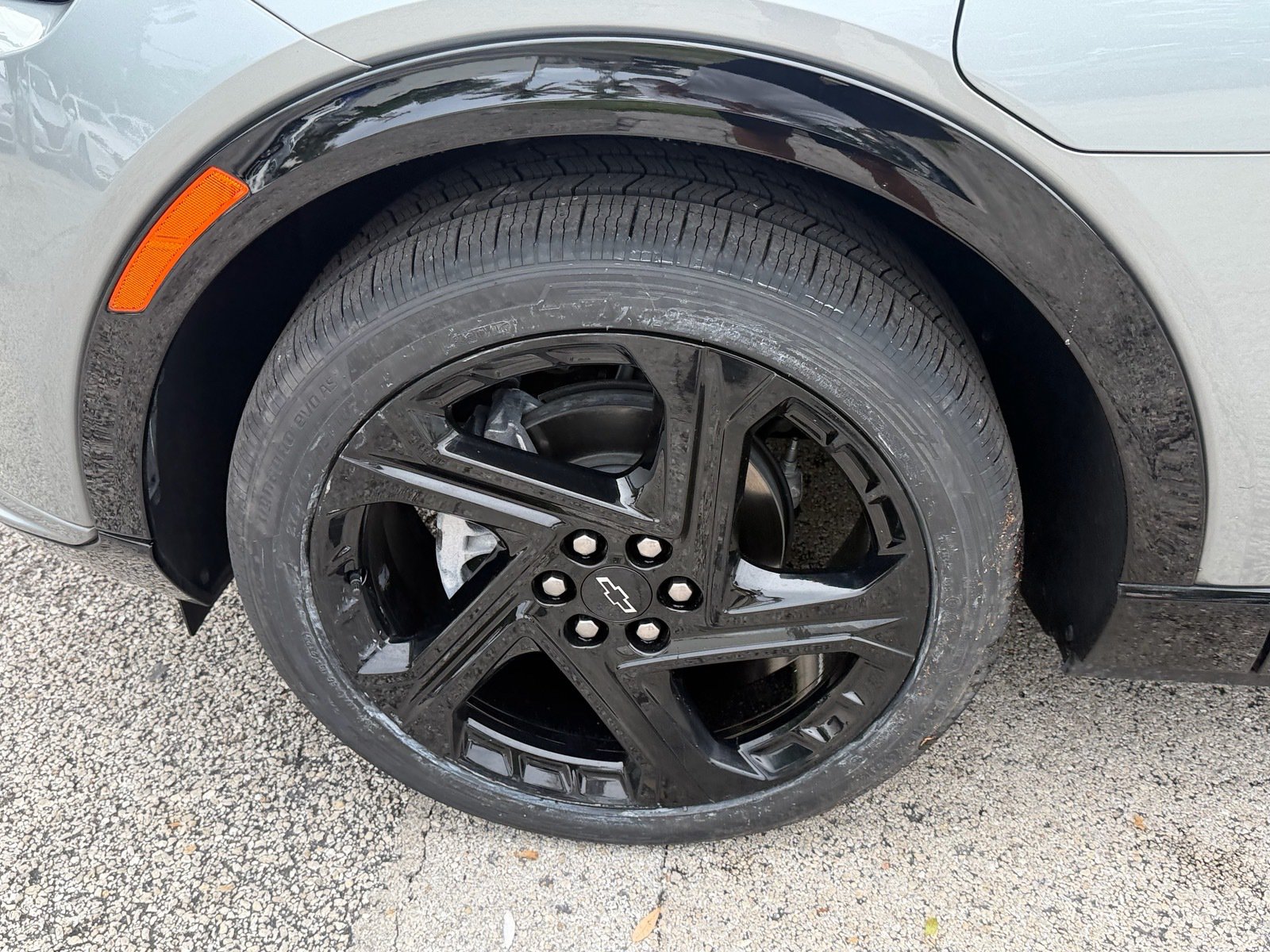 Used 2024 Chevrolet Equinox EV RS FWD image 19
