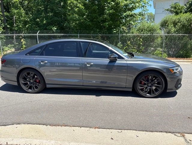 Used 2025 Audi S8 AWD/4WD image 9