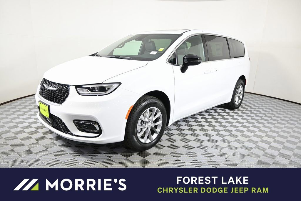 New 2026 Chrysler Pacifica Select image 1