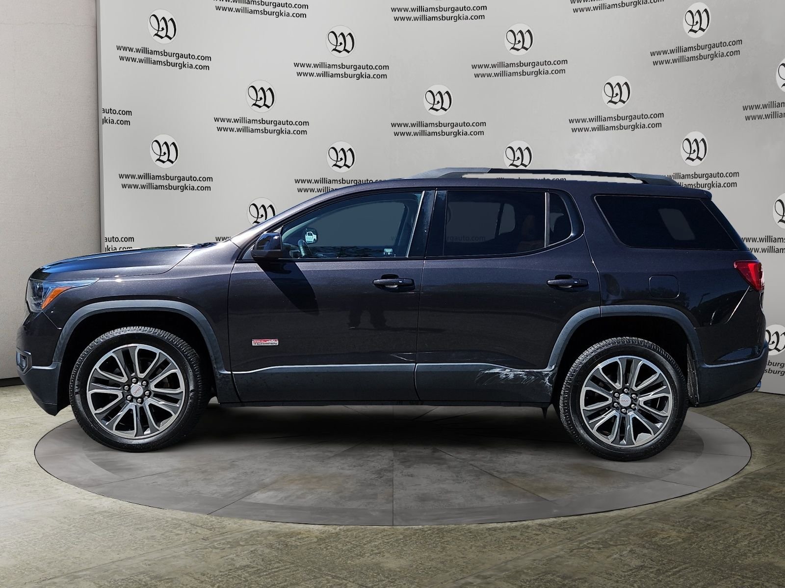 Used 2017 GMC Acadia SLT AWD/4WD image 2