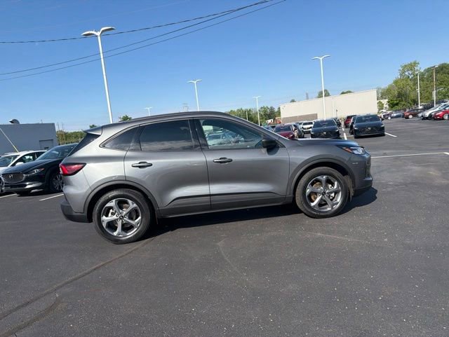 Used 2025 Ford Escape ST-Line FWD image 5