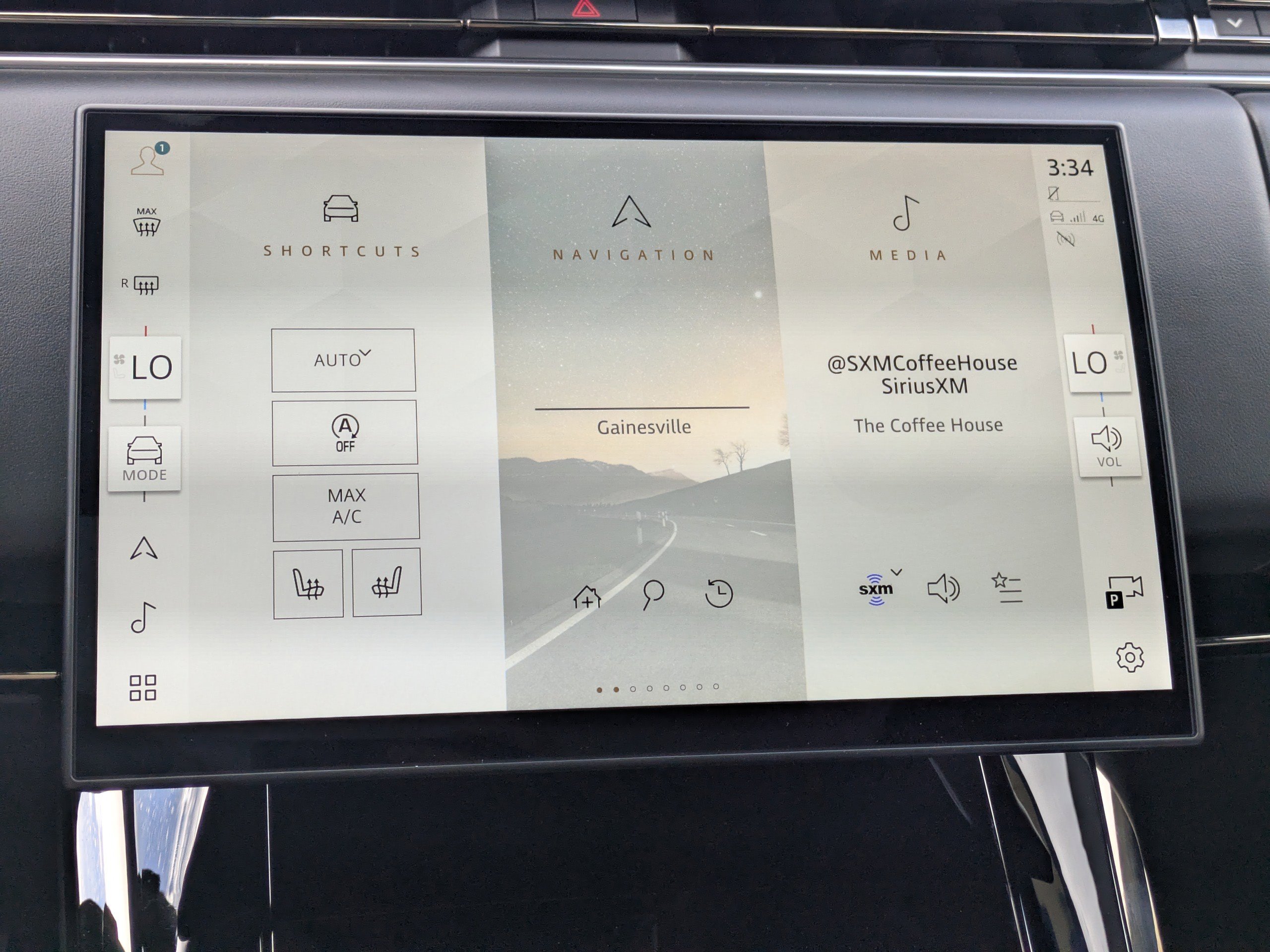 Used 2025 Land Rover Range Rover Sport image 22