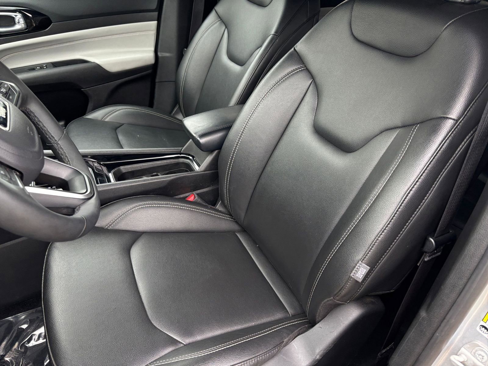 Used 2025 Jeep Compass Limited AWD/4WD image 38