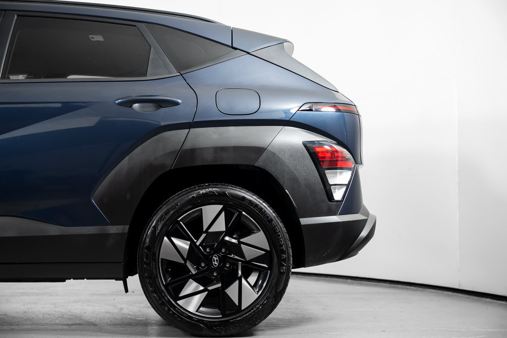 Certified 2025 Hyundai Kona SEL FWD image 15