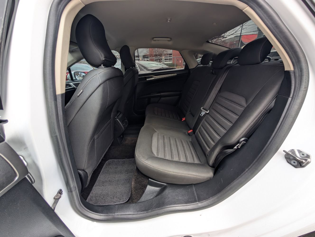 Used 2019 Ford Fusion SE image 17