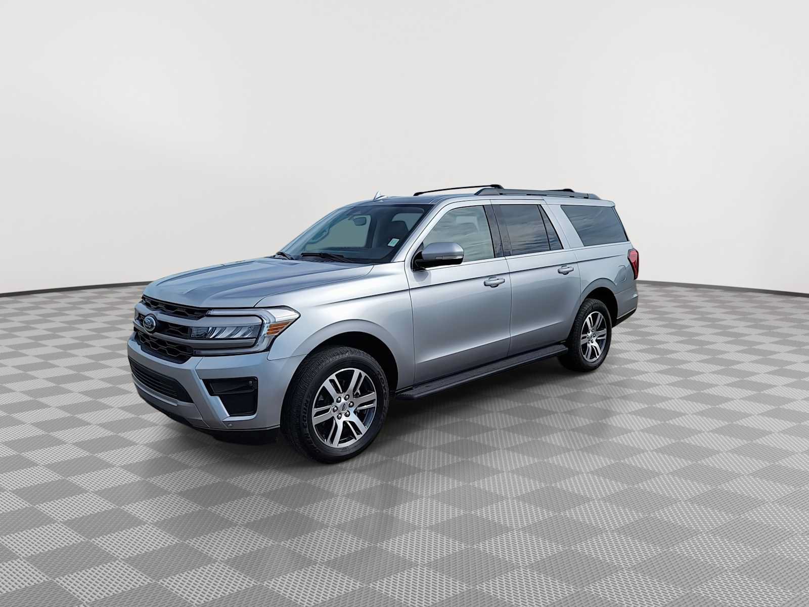 Used 2024 Ford Expedition Max XLT AWD/4WD image 4